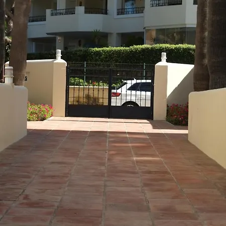 Beachfront Complex Neptuno Iii , Sea Views, Pool And Garden,elviria * Marbella
